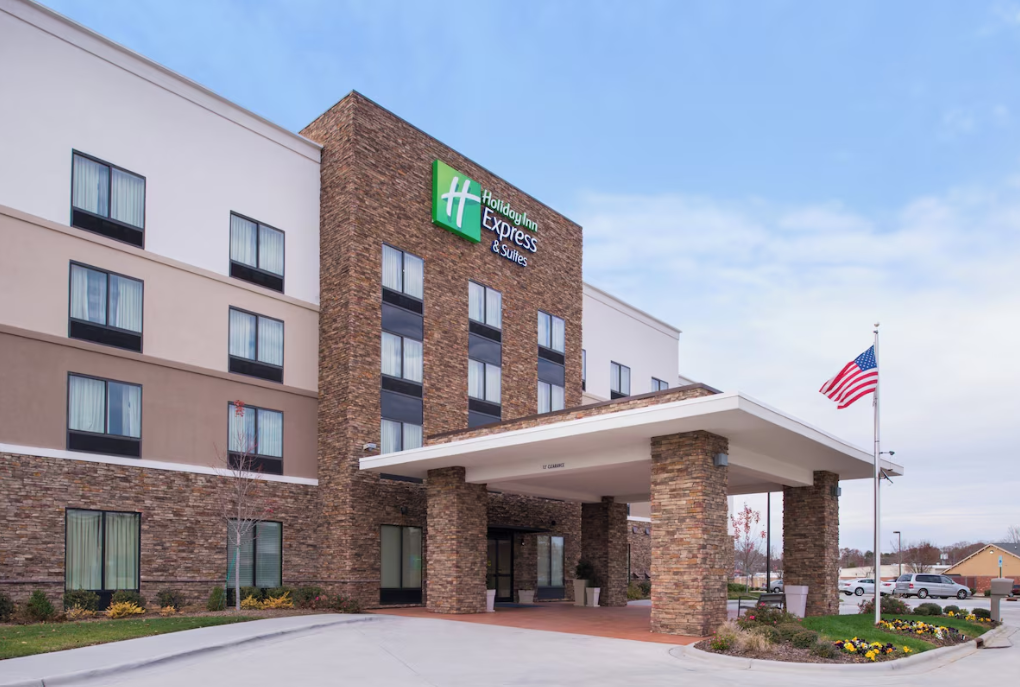 Holiday Inn Express & Suites Monroe